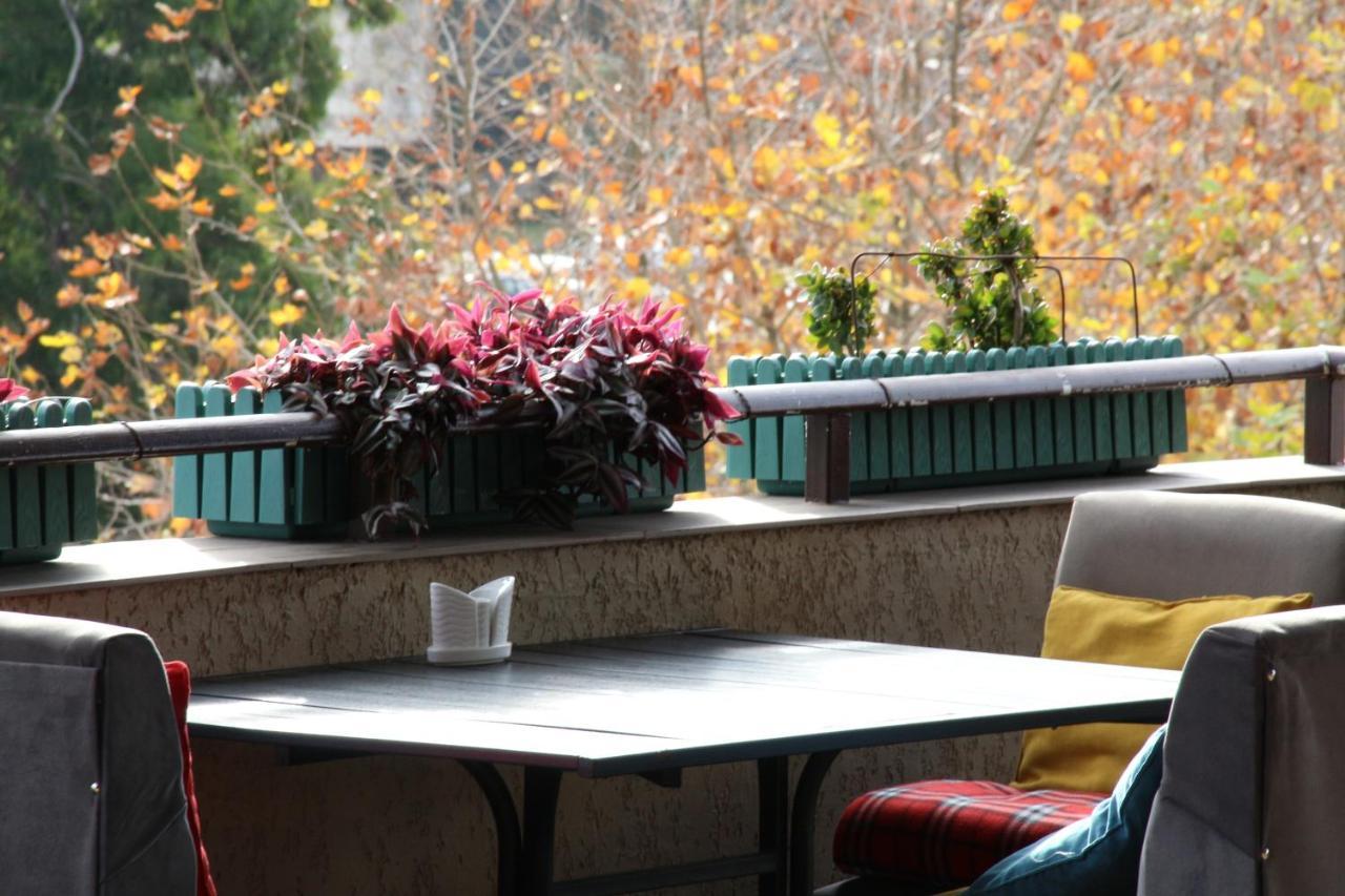 Tskaltubo Hotel Terrace Bagian luar foto